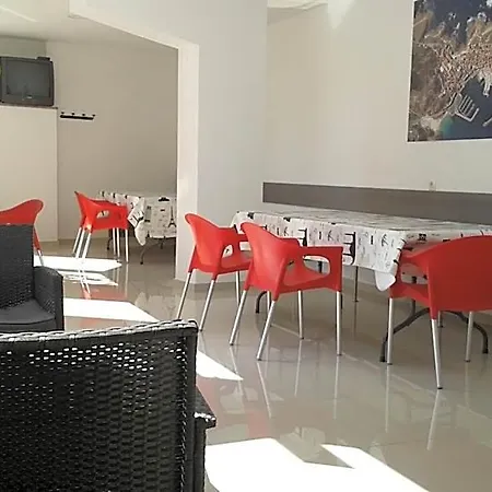 @ بيت شباب موتشيا